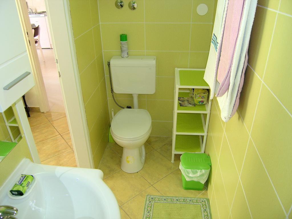 Appartamento Apartman Vera Krk Town Esterno foto